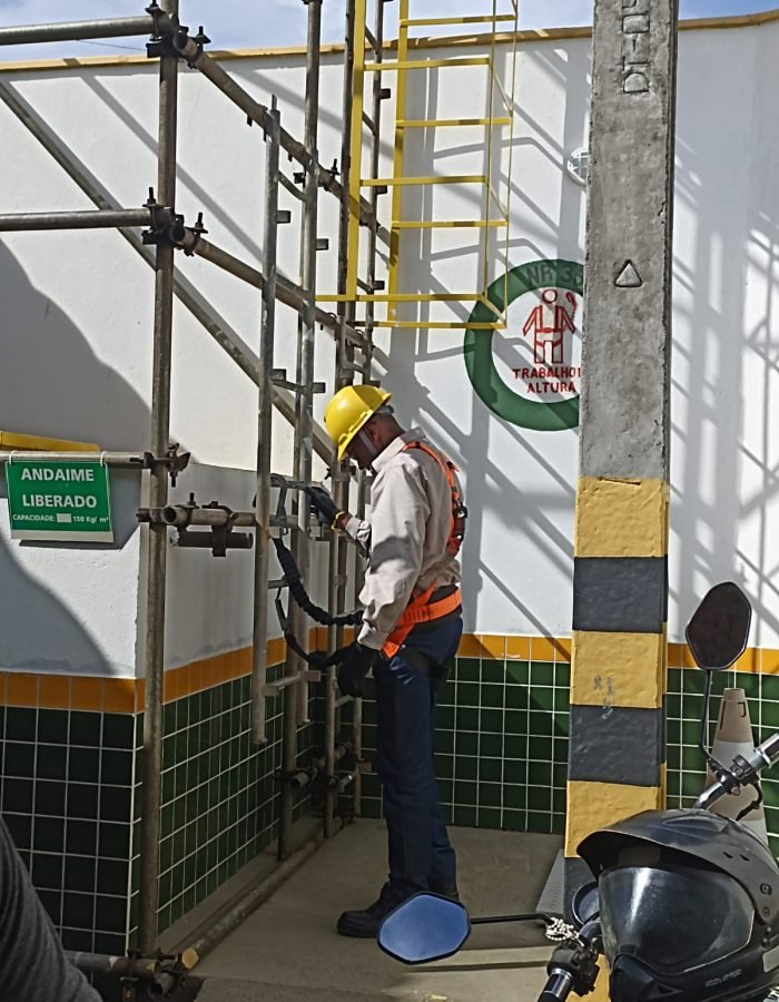 HM TREINAMENTOS em NR-05, NR-06, NR-10, NR-11, NR-12, NR-13, NR-18, NR-20, NR-23, NR-33, NR-35 (26)