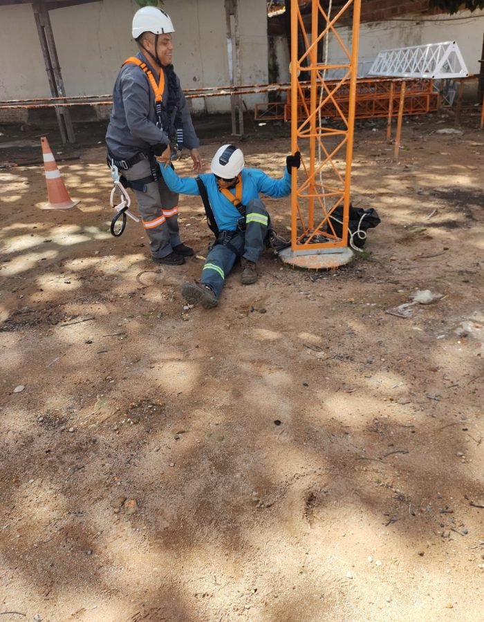 HM TREINAMENTOS em NR-05, NR-06, NR-10, NR-11, NR-12, NR-13, NR-18, NR-20, NR-23, NR-33, NR-35 (38)