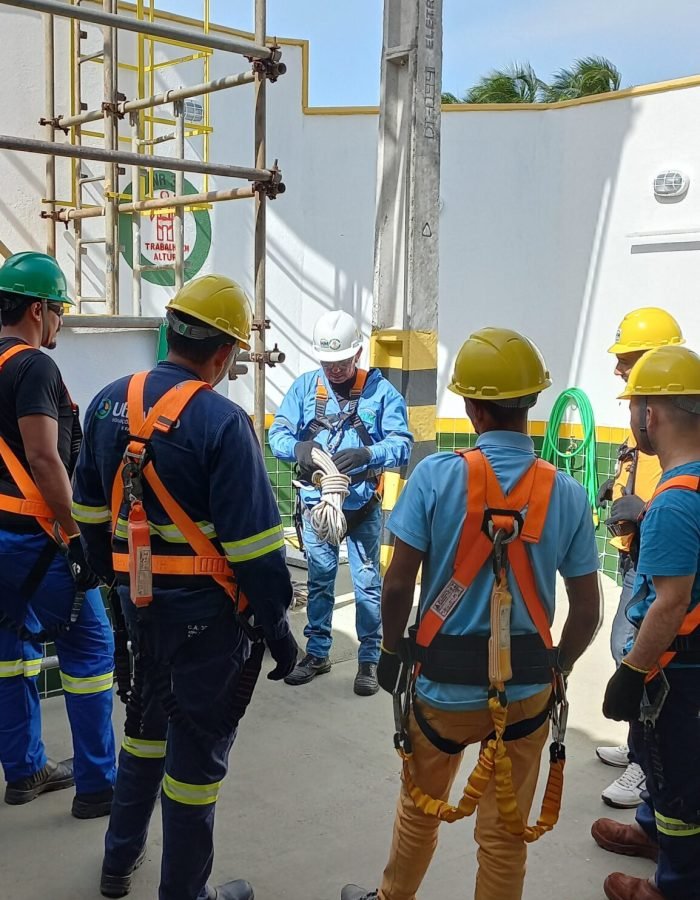 HM TREINAMENTOS em NR-05, NR-06, NR-10, NR-11, NR-12, NR-13, NR-18, NR-20, NR-23, NR-33, NR-35 (53)