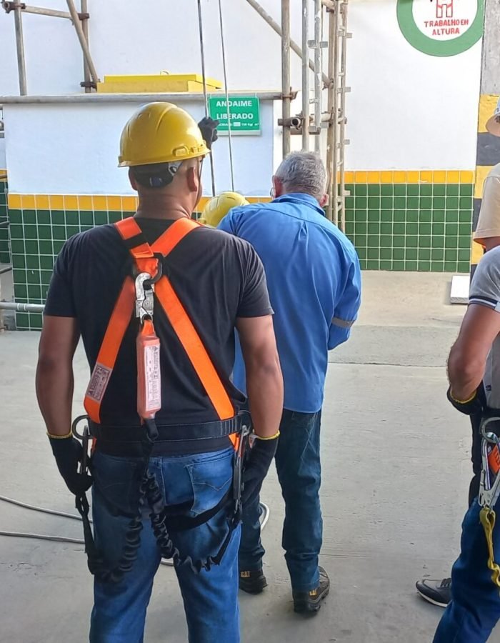 HM TREINAMENTOS em NR-05, NR-06, NR-10, NR-11, NR-12, NR-13, NR-18, NR-20, NR-23, NR-33, NR-35 (54)